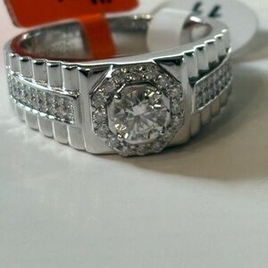 Stunning 925 Silver Moissanite Unisex Ring 2.50 CTW.
